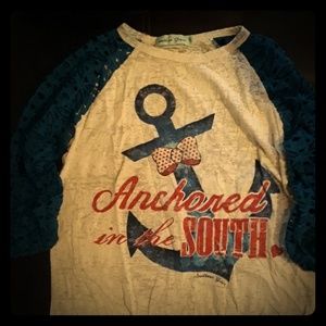 Mid sleeve light shirt